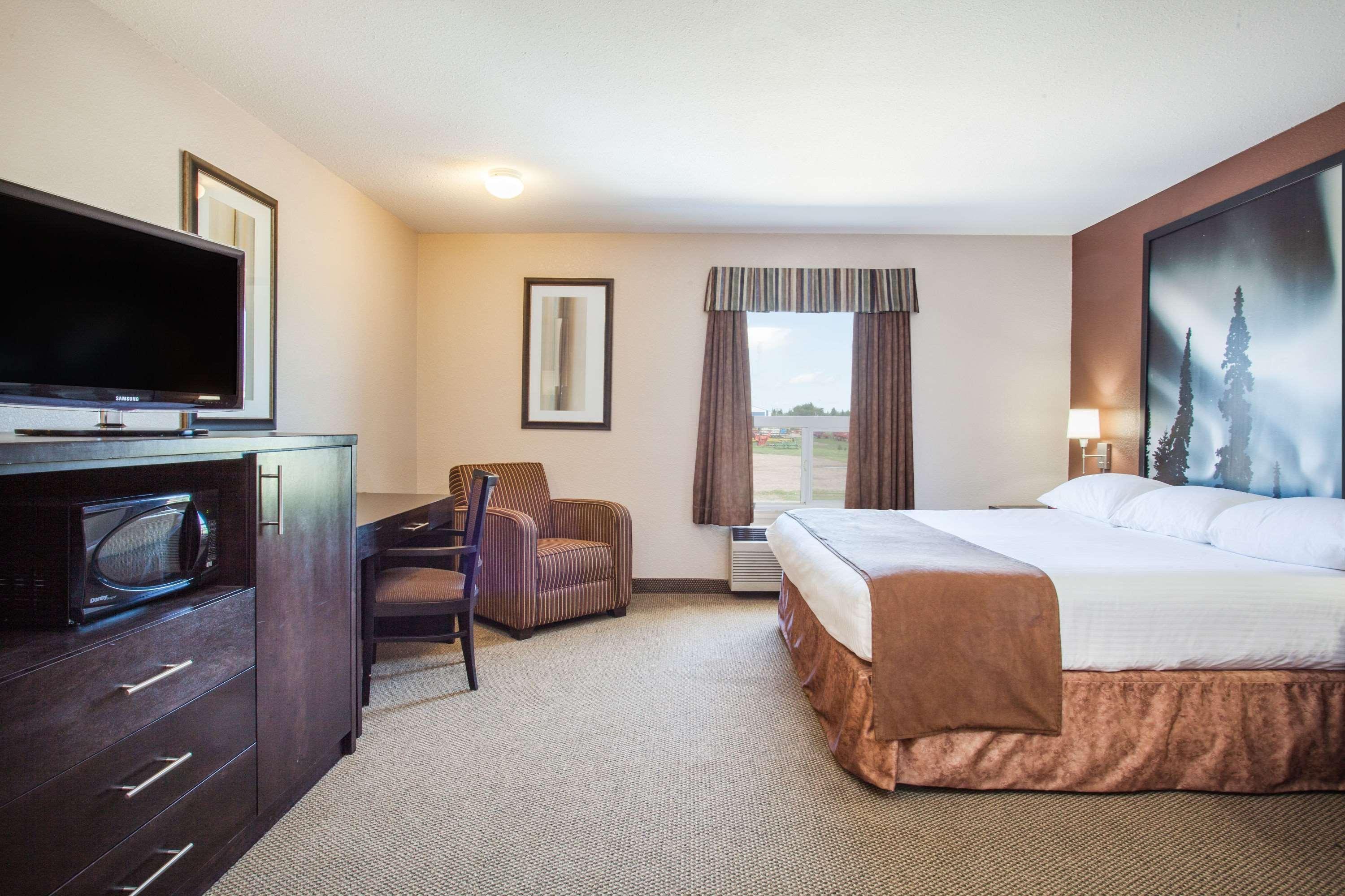 Super 8 By Wyndham Meadow Lake Bagian luar foto
