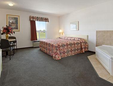 Super 8 By Wyndham Meadow Lake Ruang foto