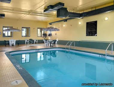 Super 8 By Wyndham Meadow Lake Bagian luar foto